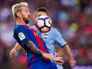 ميسي يتألق ويسجل مرتين قبل اجتماعه بإدغاردو باوزا مدرب الأرجنتين الساعي إلى إعادته للمنتخب