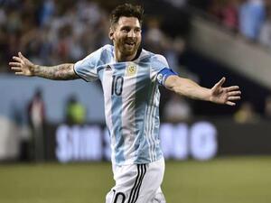 ميسي يسجل ثلاثية ليحتل صدارة هدافي كوبا أميركا رفقة البرازيلي فيليب كوتينيو