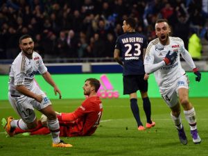 فرحة سيرجي (يمين) بهدفه