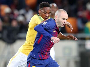 أندريس إنييستا نجم برشلونة خلال المباراة