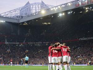 لاعبو يونايتد يحتفلون بالهدف