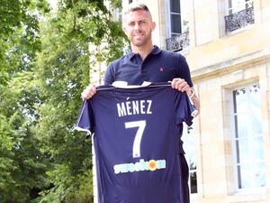 مينيز يعرض قميصه مع بوردو