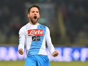 ميرتينز يسجل هاتريك ويقود نابولي للفوز