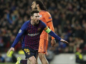 ميسي يقود برشلونة لتخطي عقبة ليون