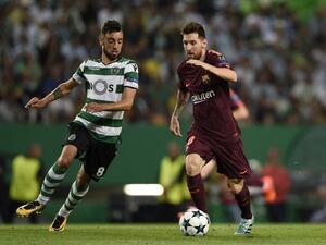 ليونيل ميسي نجم برشلونة خلال المباراة