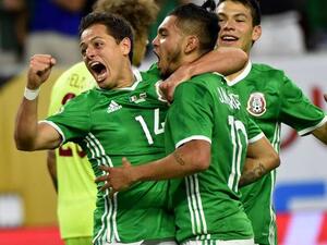 فرحة خيسوس كورونا وخافيير هيرنانديز بالهدف المكسيكي والتأهل