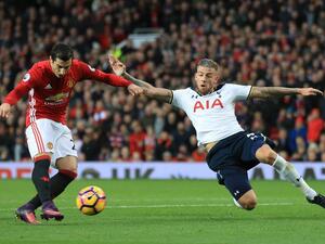 مخيتاريان (يسار) يقود يونايتد للفوز