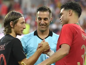 بيبي يصافح لوكا مودريتش
