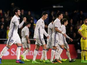 موراتا (يسار) يحتفل بهدفه