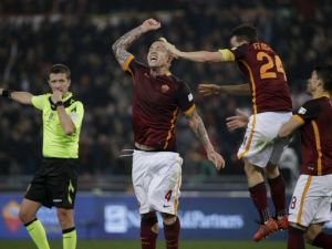 ناينغولان (وسط) ينقذ روما من الخسارة