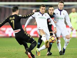 نابولي يتخطى عقبة فيورنتينا