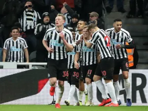 نيوكاسل يصعق مانشستر سيتي