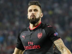 جيرو يحتفل بهدفه