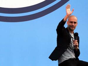 غوارديولا خلال تقديمه الرسمي