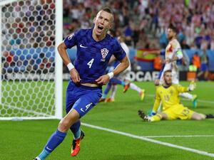 بيريسيتش يحتفل بهدفه