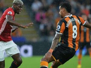 بول بوغبا (يسار) خلال المباراة