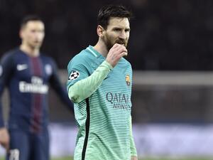 Barcelona's Argentinian forward Lionel Messi looks on during the UEFA Champions League round of 16 first leg football match between Paris Saint-Germain and FC Barcelona on February 14, 2017 at the Parc des Princes stadium in Paris.
PHILIPPE LOPEZ / AFP