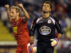 إيفان راكيتيتش (يسار)