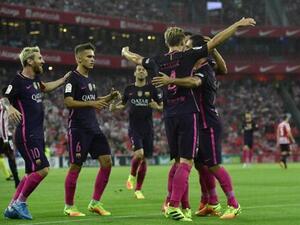 لاعبو برشلونة يحتفلون بهدف راكيتيتش