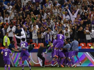 لاعبو ريال مدريد يحتفلون خلال المباراة