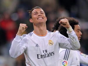 Rio Ferdinand reveals had 'begged' Ronaldo to come to Man U last summer 