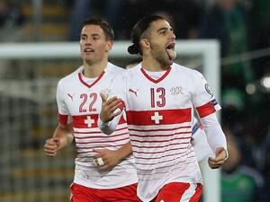 رودريغيز يحتفل بهدفه