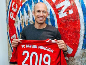 روبن يجدد عقده