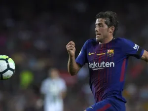 روبرتو يقود برشلونة للفوز