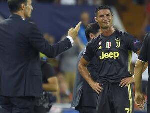 رونالدو متأثراً بطرده