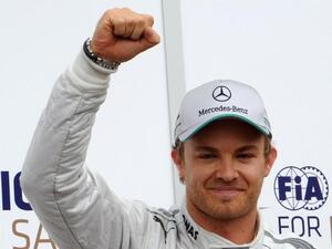 Rosberg steers Mercedes to crushing Australia GP win