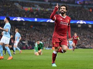 صلاح يواصل التألق ويقود ليفربول للمربع الذهبي