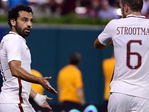 ST LOUIS, MO - AUGUST 01: Mohamed Salah #11 of AS Roma celebrates with Kevin Strootman #6 after scoring the game winning goal against Liverpool FC during a friendly match at Busch Stadium on August 1, 2016 in St Louis, Missouri. AS Roma won 2-1. Jeff Curry/Getty Images/AFP
Jeff Curry / GETTY IMAGES NORTH AMERICA / AFP