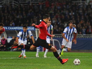 Van Persie returns to Manchester United & targets comeback at Chelsea