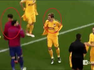 غريزمان في حديث ودي مع سواريز