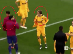 غريزمان في حديث ودي مع سواريز