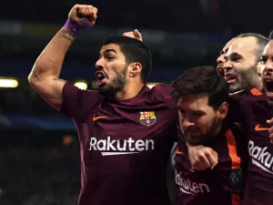 لاعبو برشلونة يحتفلون بهدف ميسي