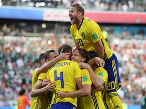 فرحة سويدية بعد التأهل المقنع