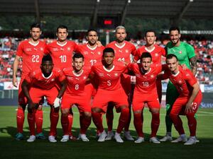 منتخب سويسرا يسعى للإطاحة بغريمه السويدي