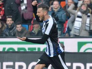 تيريو يحتفل بهدفه