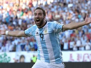 هيغواين يقود الأرجنتين للفوز