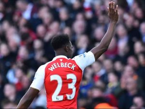 ويلبيك يحتفل بهدفه