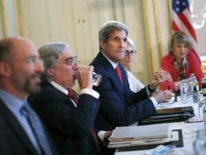 US Secretary of State John Kerry (center) attends Iran nuclear talks in Vienna, July 3 2015.  (AFP/Carlos Barria)