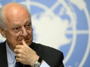 UN Syria envoy Staffan de Mistura arrived Monday in Damascus to discuss political and humanitarian issues with Syrian regime officials.  (AFP/Fabrice Coffrini)