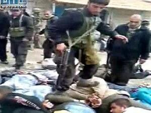 مشهد بثته المعارضة السورية يظهر تعذيب الأجهزة الامنية للأهالي في بانياس