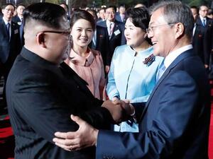 الزعيمين الكوري الشمالي كيم جونغ-اون والكوري الجنوبي مون جاي-ان