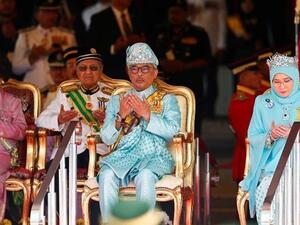 سلطان ماليزيا الجديد عبد الله أحمد شاه يؤدي اليمين الدستورية ملكا جديدا للبلاد