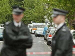 عنصران من الشرطة البريطانية