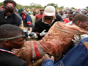 أكثر من 60 شخصا لقوا حتفهم في اثنين من أنفاق مناجم التعدين