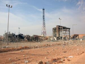 A handout picture released by the Syiran Arab News Agency (SANA) shows a general view of the Shaer gas field in Homs' eastern countryside on November 15, 2014. (AFP/File)