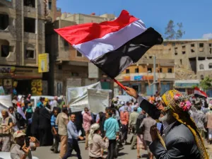 الاتحاد الأوروبي "يدعو جميع الأطراف المتنازعة إلى قبول حلول وسط 